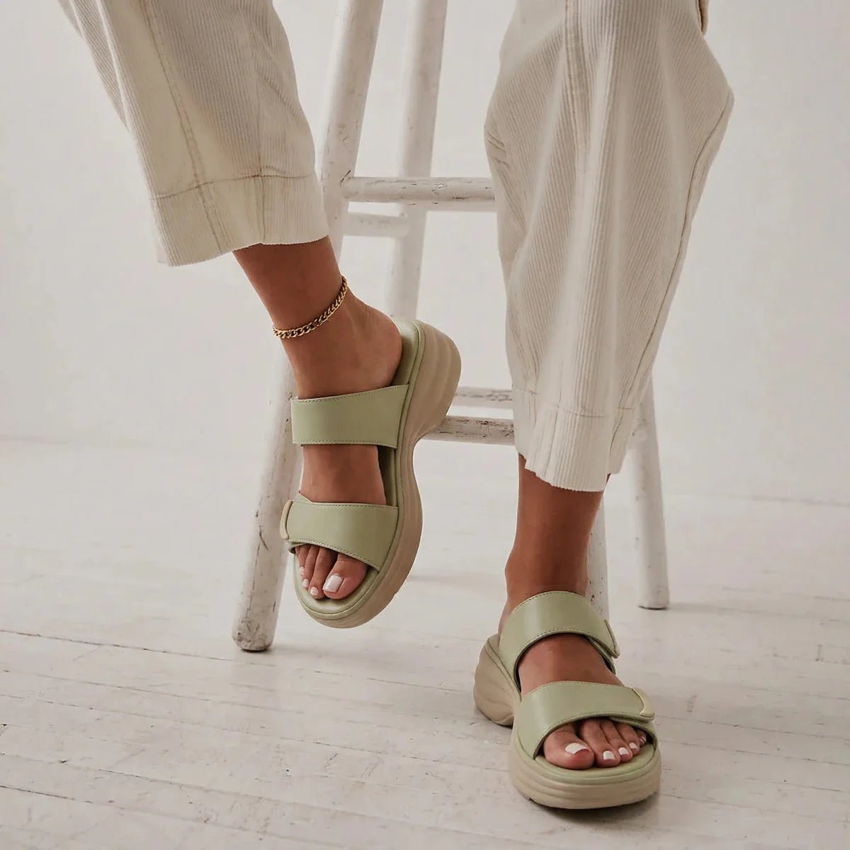 BalanceM284-Green-35Omega Walk
