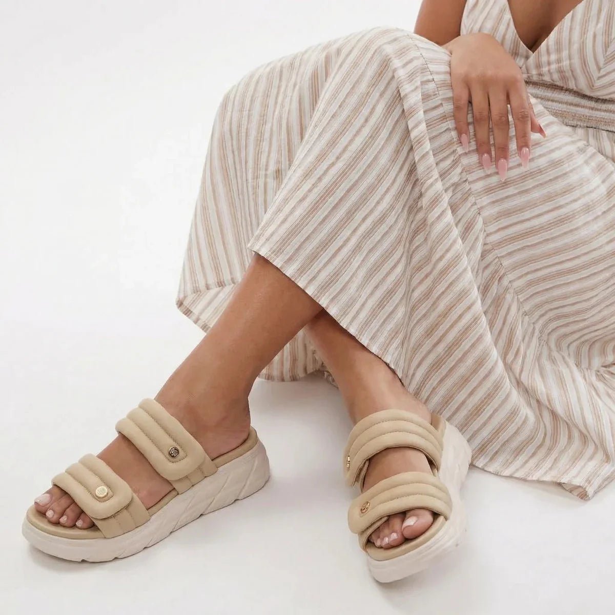 ReliefM283-Beige-35Omega Walk