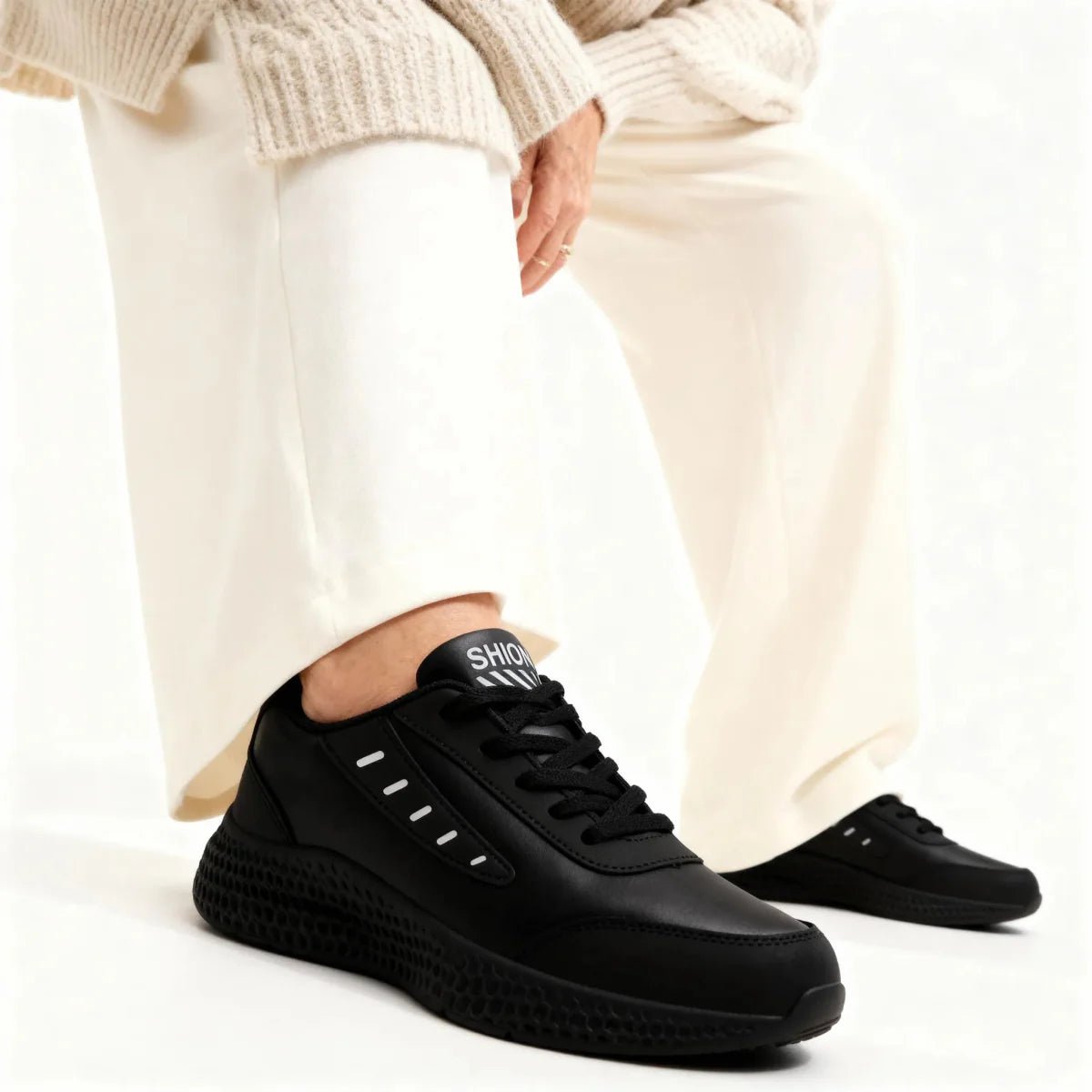 Soft StrideM268-Black-White-35Omega Walk