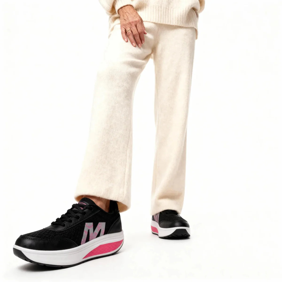 Cloud Lift - Omega Walk - M270-Black-35